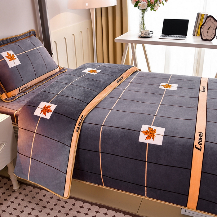 91家纺网 家纺一手货源 找家纺 硕喜 2025新款学生宿舍床系列牛奶绒学生三件套 格调枫桦