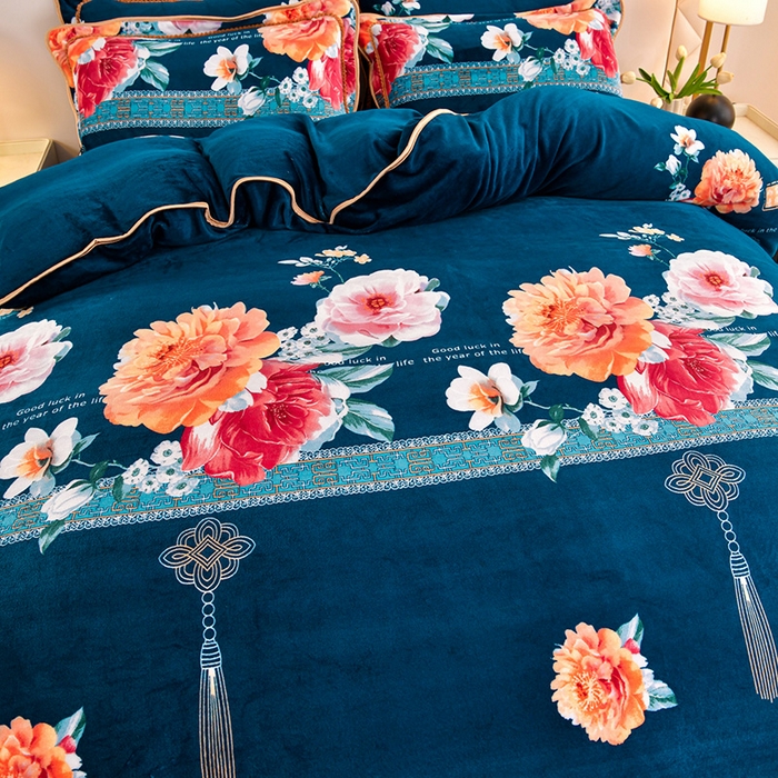 91家纺网 家纺一手货源 找家纺 硕喜 2025新款新8.5斤法莱绒四件套珊瑚牛奶金貂绒四件套床裙款 花开富贵