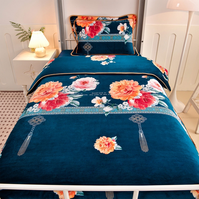 91家纺网 家纺一手货源 找家纺 硕喜 2025新款学生宿舍床系列牛奶绒学生三件套 花开富贵