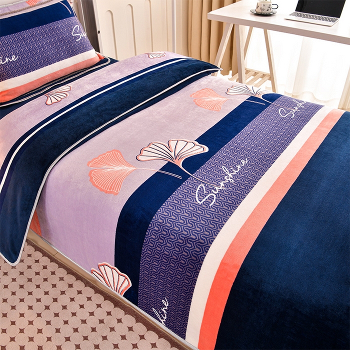 91家纺网 家纺一手货源 找家纺 硕喜 2025新款学生宿舍床系列牛奶绒学生三件套 荷你相随