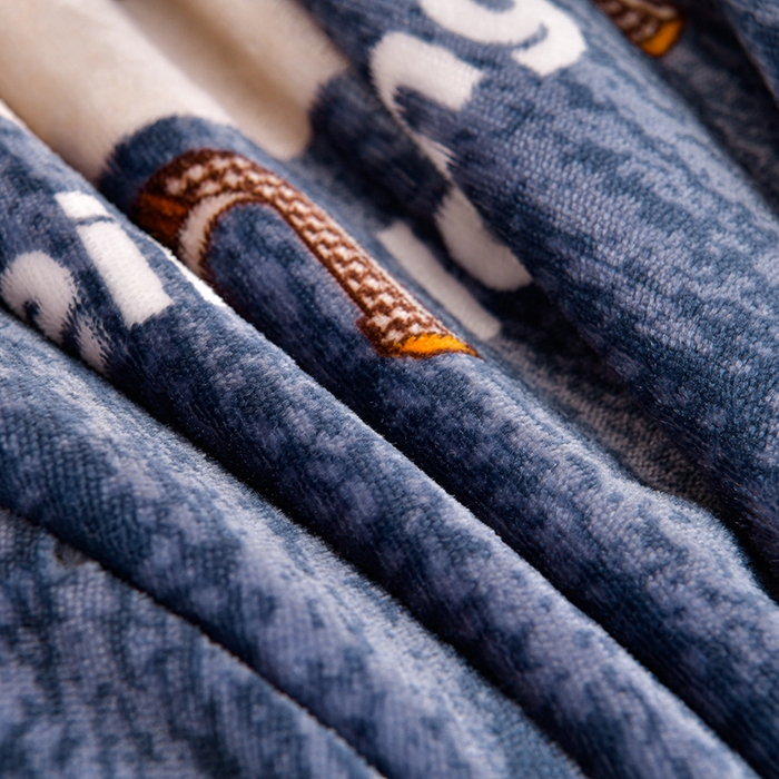 91家纺网 家纺一手货源 找家纺 硕喜 2025新款新8.5斤法莱绒四件套珊瑚牛奶金貂绒四件套床裙款 条纹密码