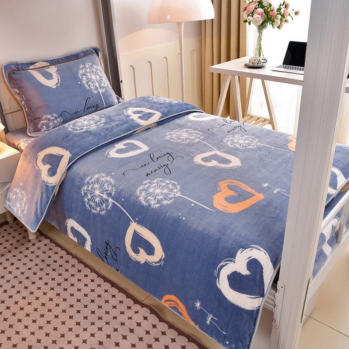 91家纺网 家纺一手货源 找家纺 硕喜 2025新款学生宿舍床系列牛奶绒学生三件套 心心相印