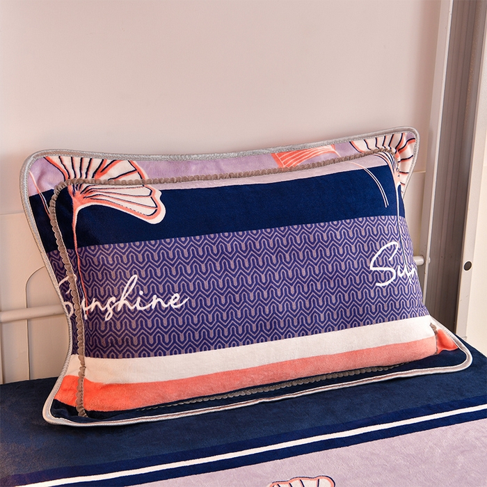 91家纺网 家纺一手货源 找家纺 硕喜 2025新款学生宿舍床系列牛奶绒学生三件套 荷你相随