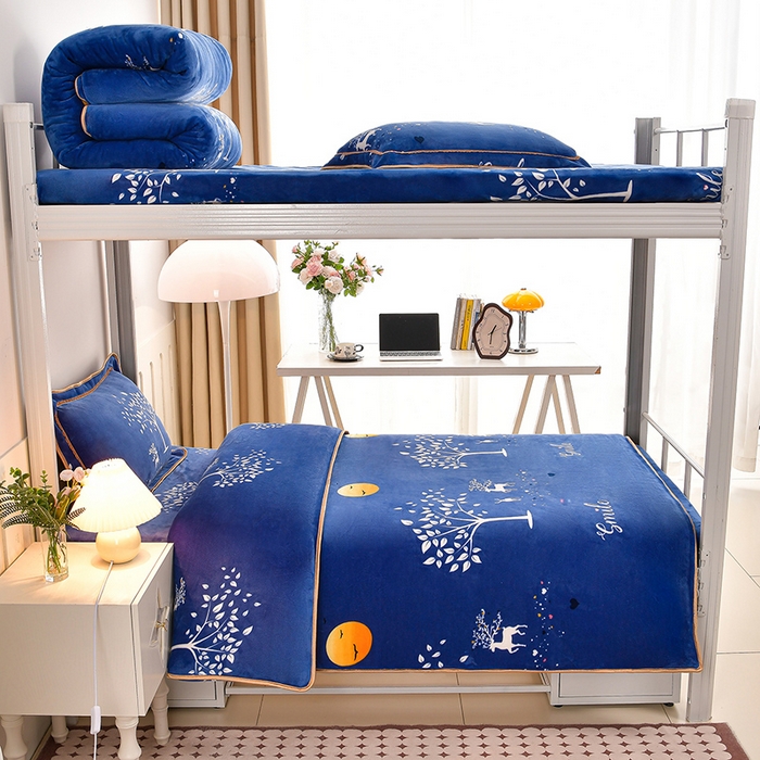 91家纺网 家纺一手货源 找家纺 硕喜 2025新款学生宿舍床系列牛奶绒学生三件套 树下小鹿