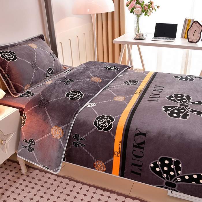 91家纺网 家纺一手货源 找家纺 硕喜 2025新款学生宿舍床系列牛奶绒学生三件套 蝶恋花