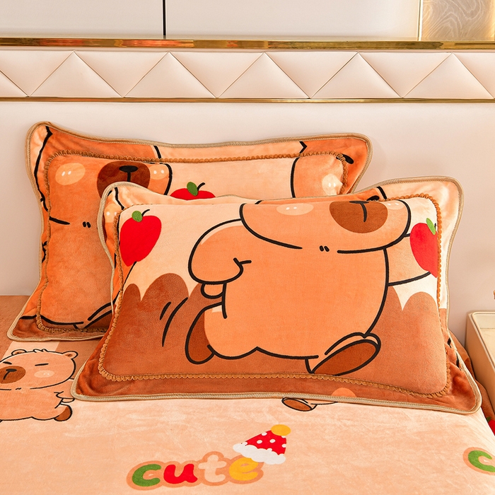 91家纺网 家纺一手货源 找家纺 硕喜 2025新款新8.5斤法莱绒四件套珊瑚牛奶金貂绒四件套床裙款 卡皮巴拉