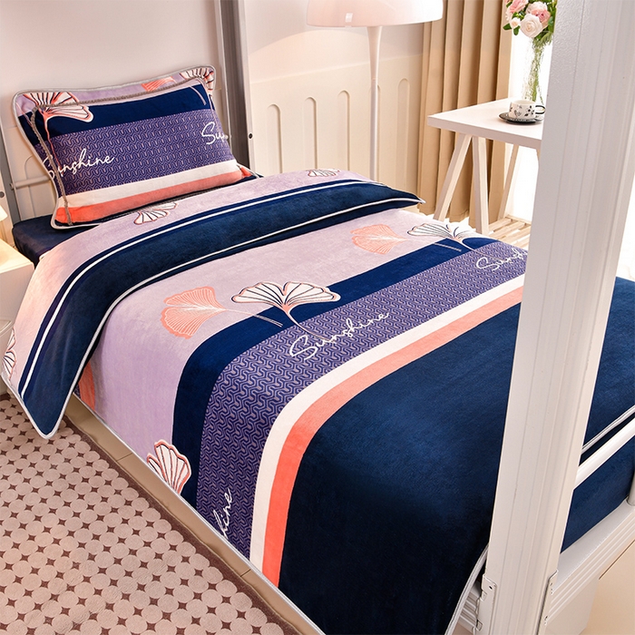 91家纺网 家纺一手货源 找家纺 硕喜 2025新款学生宿舍床系列牛奶绒学生三件套 荷你相随