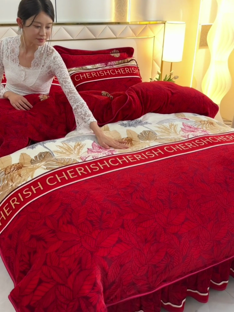 91家纺网 家纺一手货源 找家纺 硕喜 2025新款新8.5斤法莱绒四件套珊瑚牛奶金貂绒四件套床裙款 多彩人生