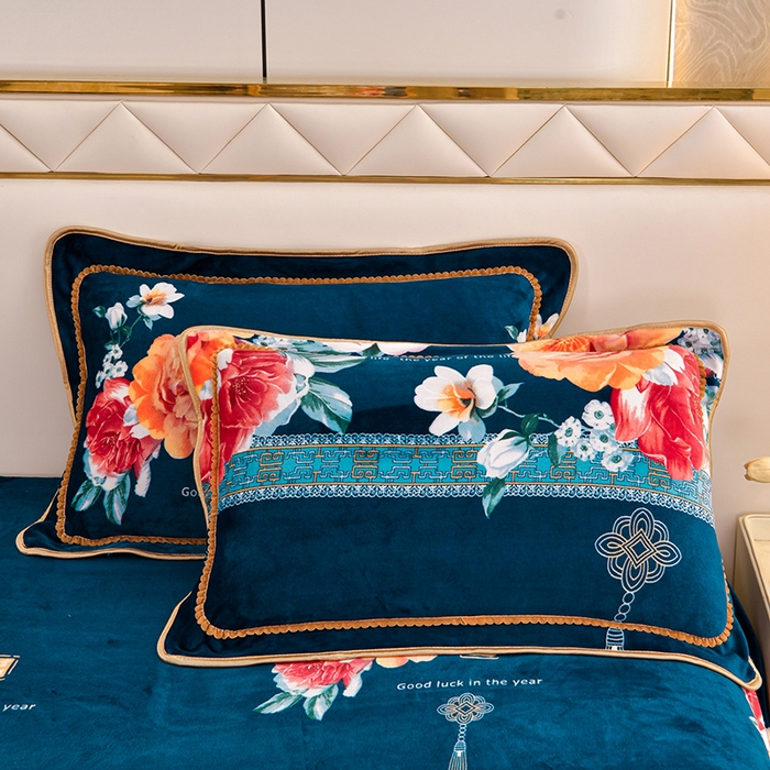 91家纺网 家纺一手货源 找家纺 硕喜 2025新款新8.5斤法莱绒四件套珊瑚牛奶金貂绒四件套床裙款 花开富贵