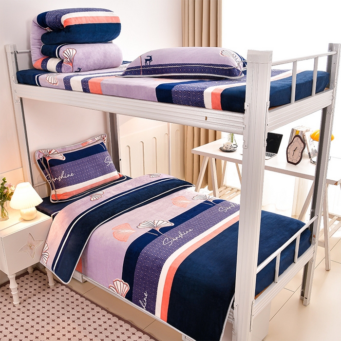 91家纺网 家纺一手货源 找家纺 硕喜 2025新款学生宿舍床系列牛奶绒学生三件套 荷你相随