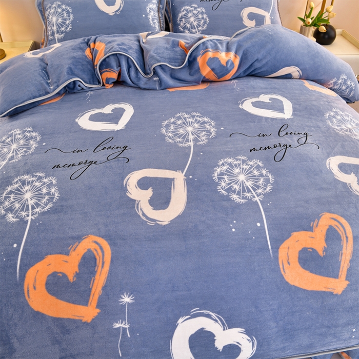 91家纺网 家纺一手货源 找家纺 硕喜 2025新款新8.5斤法莱绒四件套珊瑚牛奶金貂绒四件套床裙款 心心相印