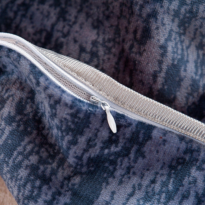 91家纺网 家纺一手货源 找家纺 硕喜 2025新款学生宿舍床系列牛奶绒学生三件套 条纹密码