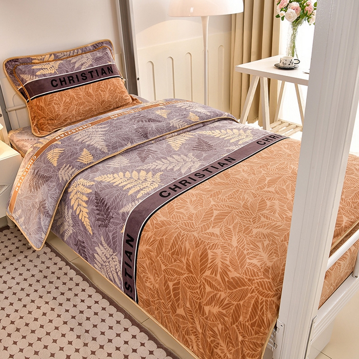 91家纺网 家纺一手货源 找家纺 硕喜 2025新款学生宿舍床系列牛奶绒学生三件套 相思叶语