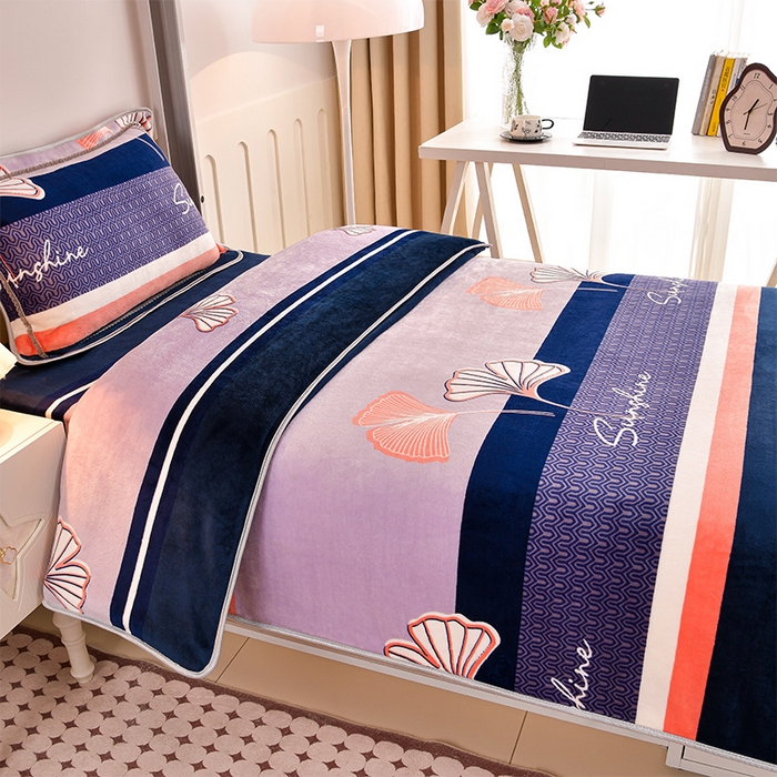 91家纺网 家纺一手货源 找家纺 硕喜 2025新款学生宿舍床系列牛奶绒学生三件套 荷你相随