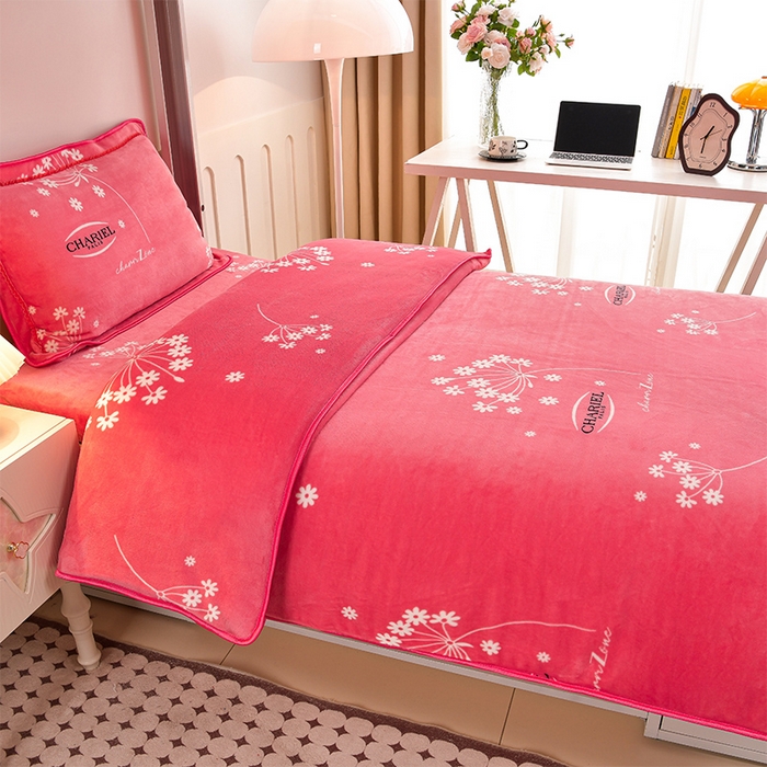 91家纺网 家纺一手货源 找家纺 硕喜 2025新款学生宿舍床系列牛奶绒学生三件套 雪花飞舞