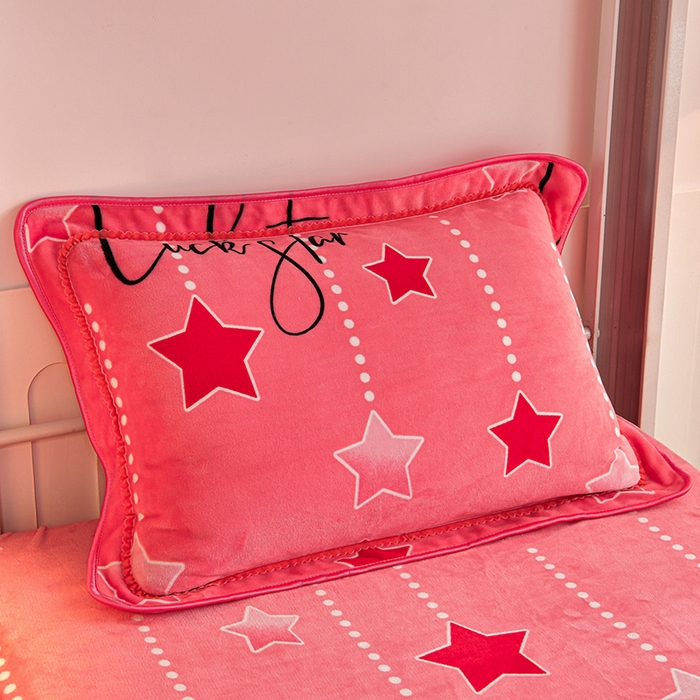 91家纺网 家纺一手货源 找家纺 硕喜 2025新款学生宿舍床系列牛奶绒学生三件套 星心相随