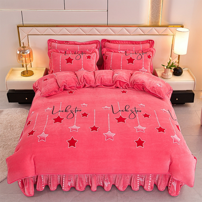 91家纺网 家纺一手货源 找家纺 硕喜 2025新款新8.5斤法莱绒四件套珊瑚牛奶金貂绒四件套床裙款 星心相随