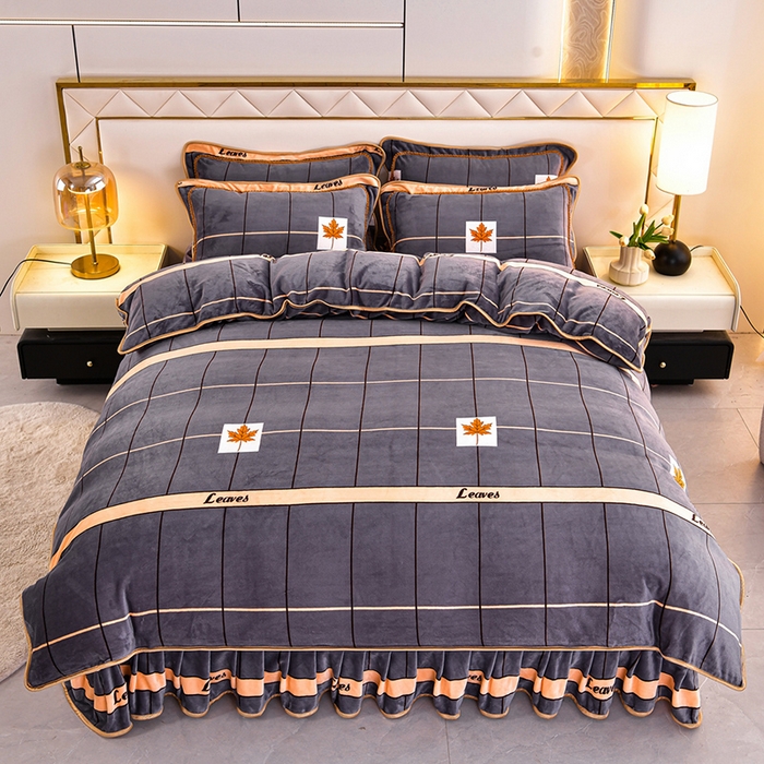 91家纺网 家纺一手货源 找家纺 硕喜 2025新款新8.5斤法莱绒四件套珊瑚牛奶金貂绒四件套床裙款 格调枫桦