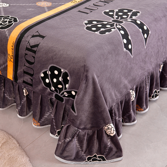 91家纺网 家纺一手货源 找家纺 硕喜 2025新款新8.5斤法莱绒四件套珊瑚牛奶金貂绒四件套床裙款 蝶恋花