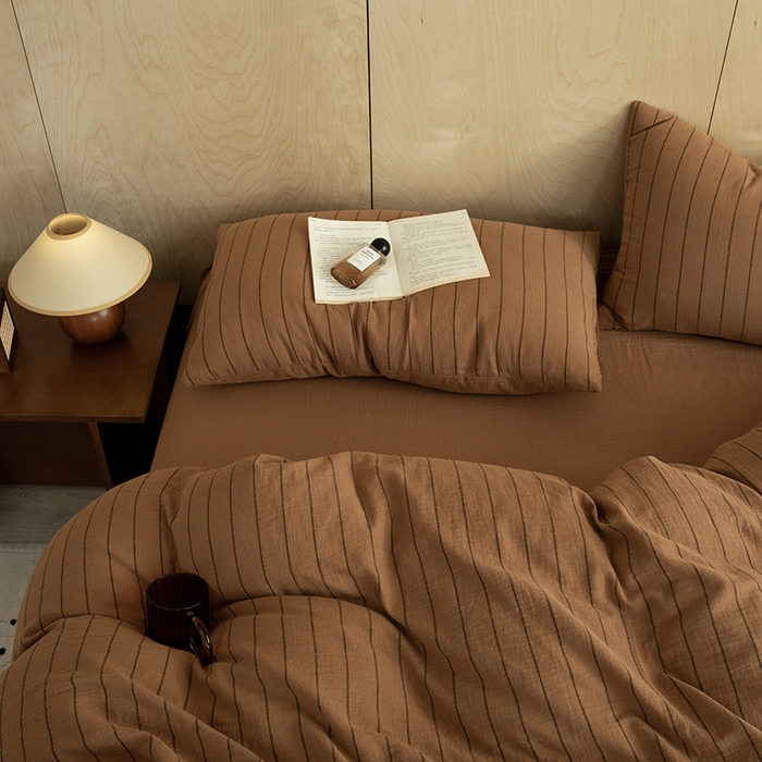 91家纺网 家纺一手货源 找家纺 棉小二 2025新款全棉色织条纹双层纱四件套 条纹驼