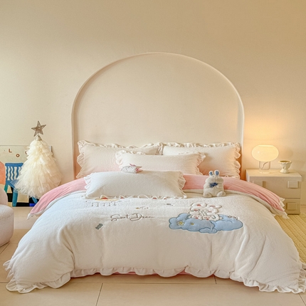 宝薇 2025新款高克重绒兔兔雪貂绒贴布绣四件套 云朵兔-奶白粉