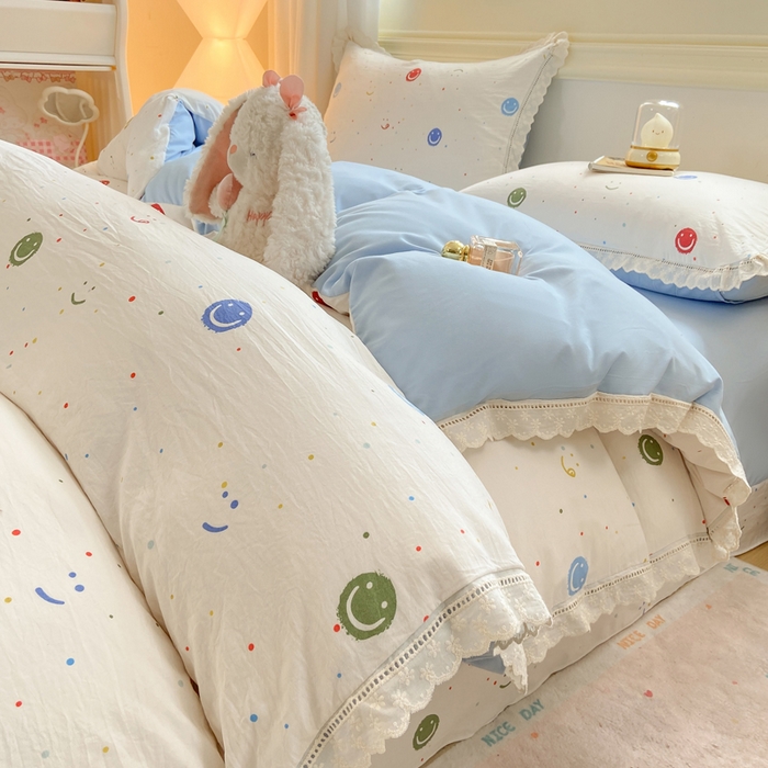 91家纺网 家纺一手货源 找家纺 大麦家纺 25年新款高克重印花水洗棉花边四件套 开心笑脸