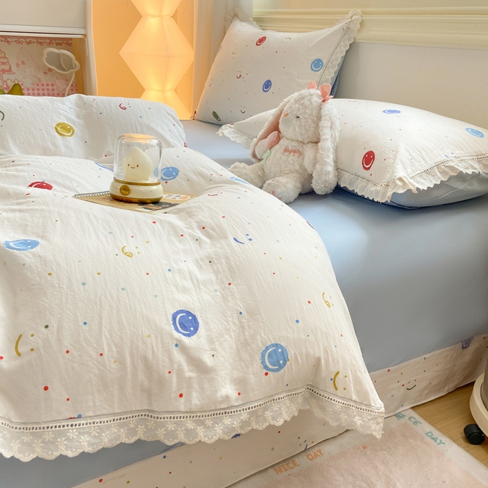 91家纺网 家纺一手货源 找家纺 大麦家纺 25年新款高克重印花水洗棉花边四件套 开心笑脸