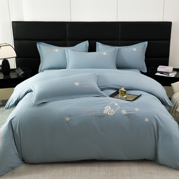 91家纺网 家纺一手货源 找家纺 U品汇 2025新品40S长绒棉加厚全棉纯棉陶瓷磨毛刺绣花四件套100%棉碳素磨毛 春漫-月光蓝