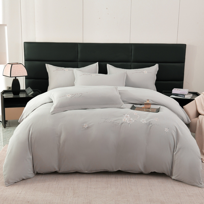 91家纺网 家纺一手货源 找家纺 U品汇 2025新品40S长绒棉加厚全棉纯棉陶瓷磨毛刺绣花四件套100%棉碳素磨毛 春漫-银灰