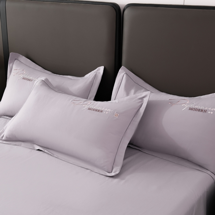 91家纺网 家纺一手货源 找家纺 U品汇 2025新品40S长绒棉加厚全棉纯棉陶瓷磨毛刺绣花四件套100%棉碳素磨毛 碧海蓝天-淡雅紫