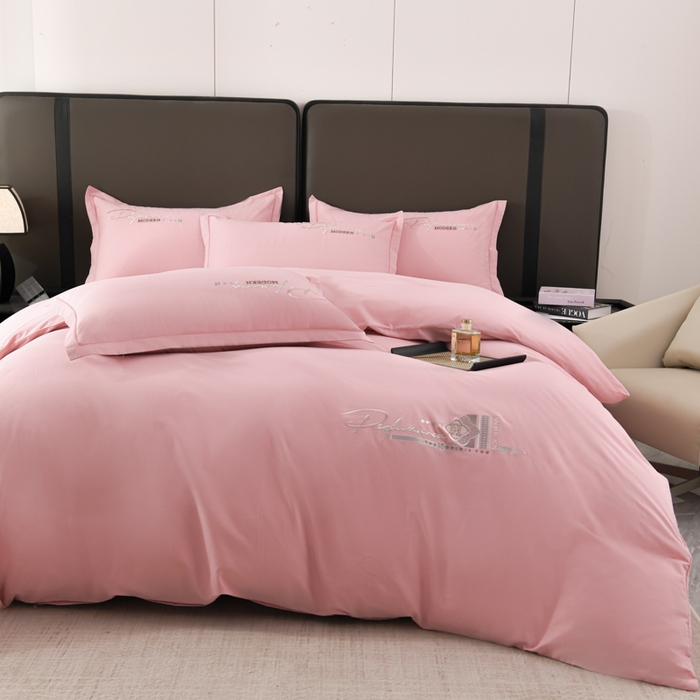 91家纺网 家纺一手货源 找家纺 U品汇 2025新品40S长绒棉加厚全棉纯棉陶瓷磨毛刺绣花四件套100%棉碳素磨毛 碧海蓝天-贵族粉