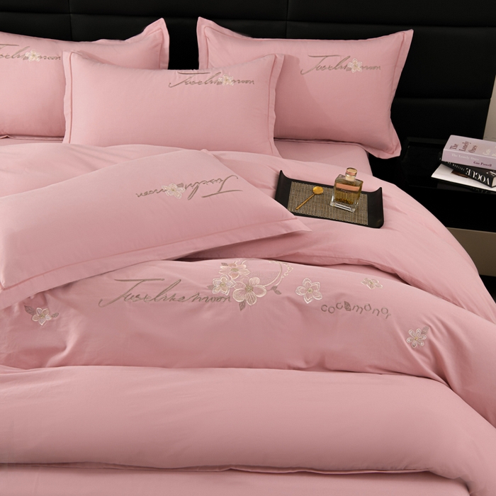 91家纺网 家纺一手货源 找家纺 U品汇 2025新品40S长绒棉加厚全棉纯棉陶瓷磨毛刺绣花四件套100%棉碳素磨毛 春漫-贵族粉