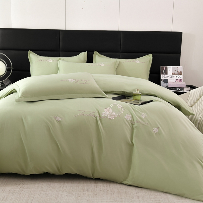 91家纺网 家纺一手货源 找家纺 U品汇 2025新品40S长绒棉加厚全棉纯棉陶瓷磨毛刺绣花四件套100%棉碳素磨毛 春漫-浅豆绿