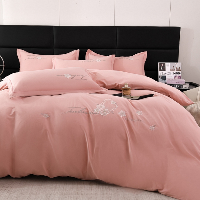 91家纺网 家纺一手货源 找家纺 U品汇 2025新品40S长绒棉加厚全棉纯棉陶瓷磨毛刺绣花四件套100%棉碳素磨毛 春漫-西柚色