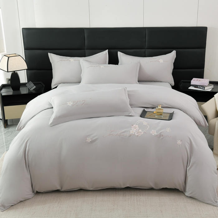 91家纺网 家纺一手货源 找家纺 U品汇 2025新品40S长绒棉加厚全棉纯棉陶瓷磨毛刺绣花四件套100%棉碳素磨毛 春漫-银灰