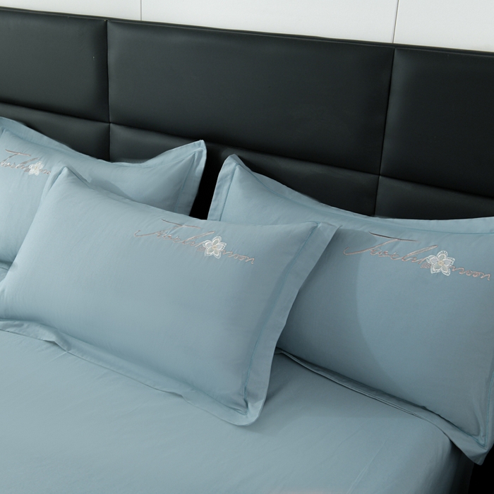 91家纺网 家纺一手货源 找家纺 U品汇 2025新品40S长绒棉加厚全棉纯棉陶瓷磨毛刺绣花四件套100%棉碳素磨毛 春漫-月光蓝