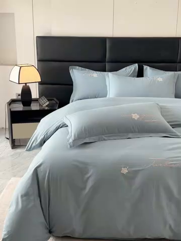 91家纺网 家纺一手货源 找家纺 U品汇 2025新品40S长绒棉加厚全棉纯棉陶瓷磨毛刺绣花四件套100%棉碳素磨毛 春漫-月光蓝