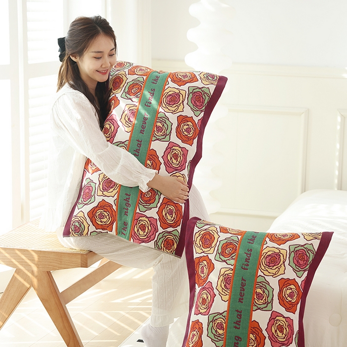 91家纺网 家纺一手货源 找家纺 朴尔家纺-毛巾被2025新款全棉加厚八层纱布大版花萌宠絮花系列枕巾 玫瑰香氛52*78一对