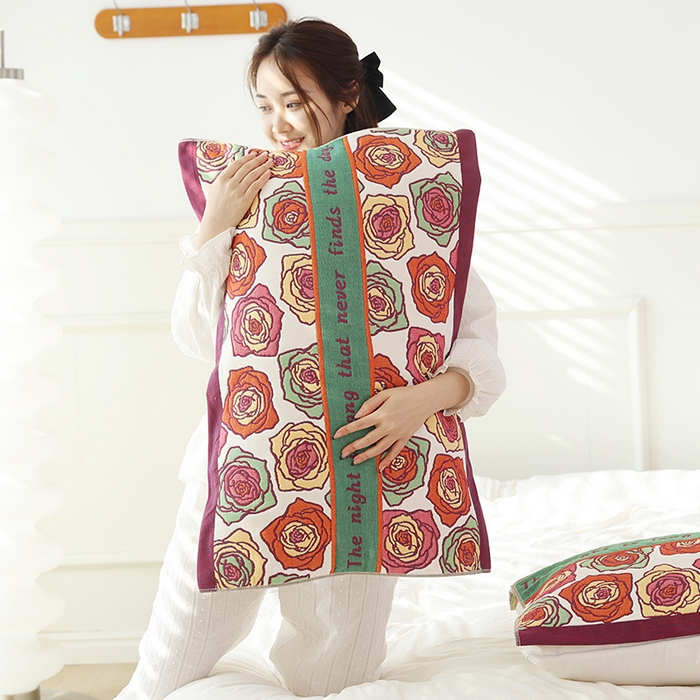 91家纺网 家纺一手货源 找家纺 朴尔家纺-毛巾被2025新款全棉加厚八层纱布大版花萌宠絮花系列枕巾 玫瑰香氛52*78一对