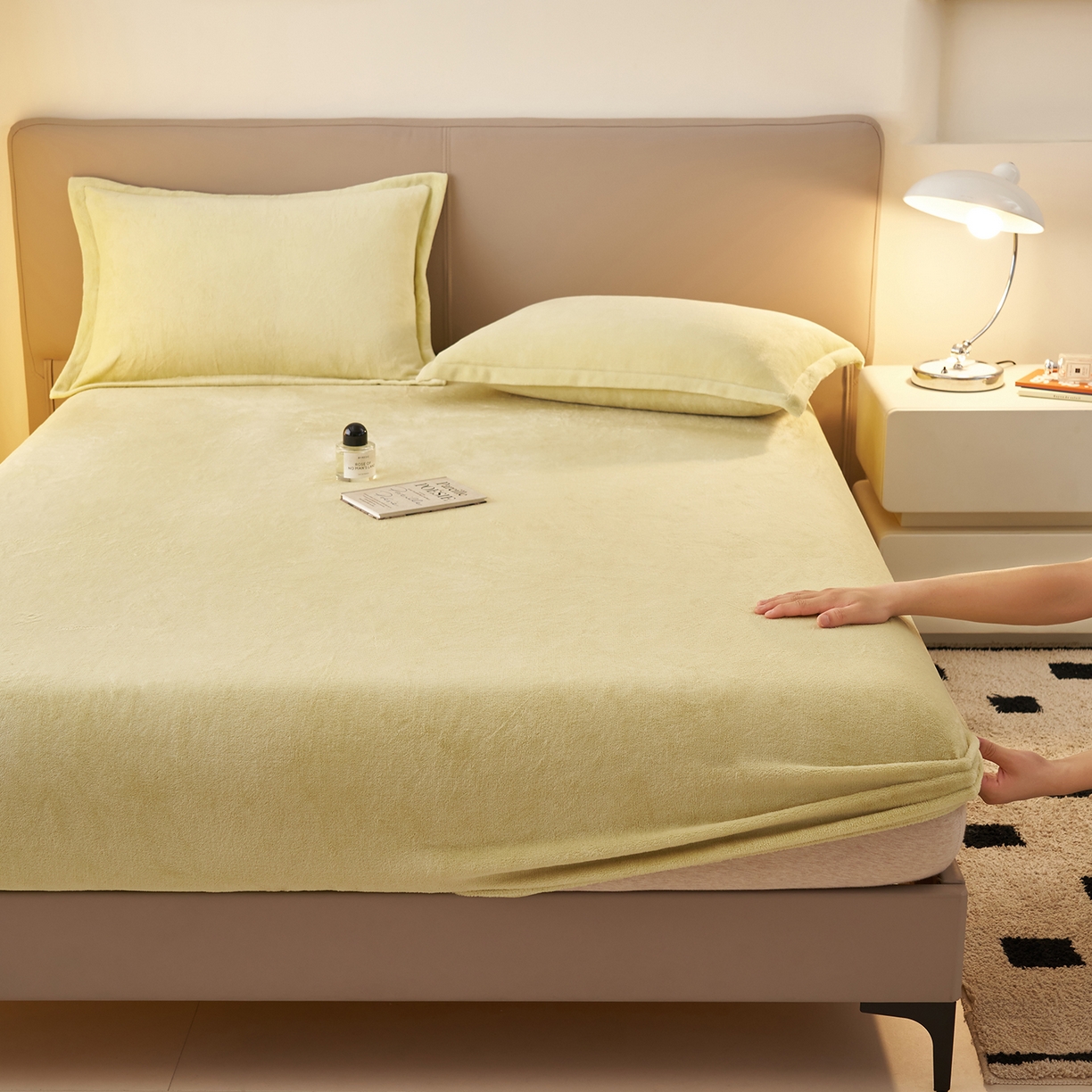 91家纺网 家纺一手货源 找家纺 （总）简爱 2025新款纯色牛奶绒单床笠