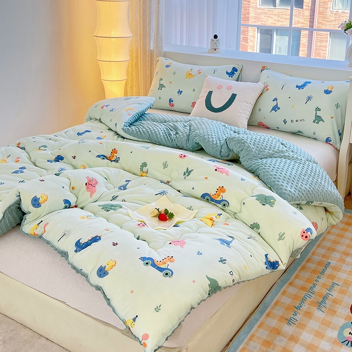 91家纺网 家纺一手货源 找家纺 天瑜家纺 2025新款针织棉豆豆绒大豆被冬被被子被芯 恐龙乐园绿