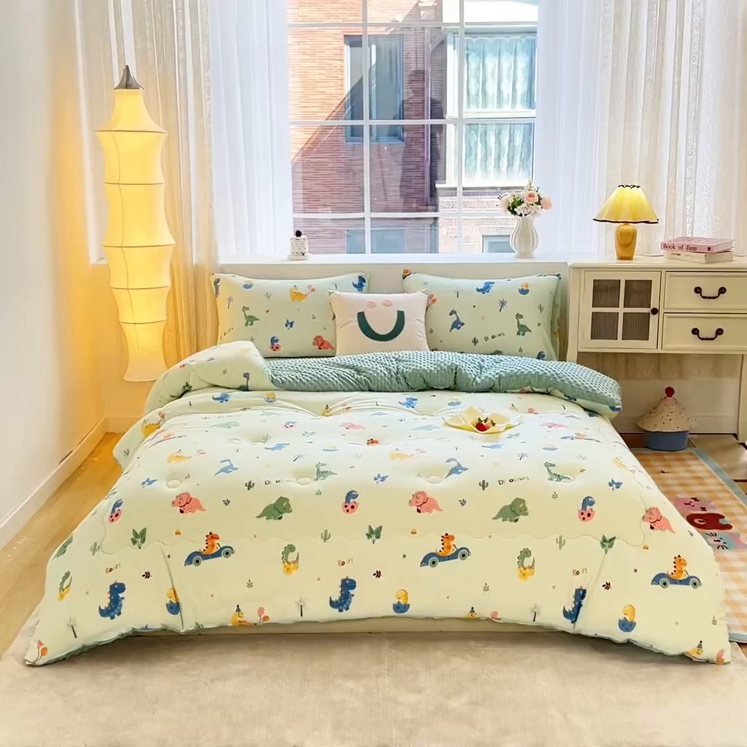 91家纺网 家纺一手货源 找家纺 天瑜家纺 2025新款针织棉豆豆绒大豆被冬被被子被芯 恐龙乐园绿