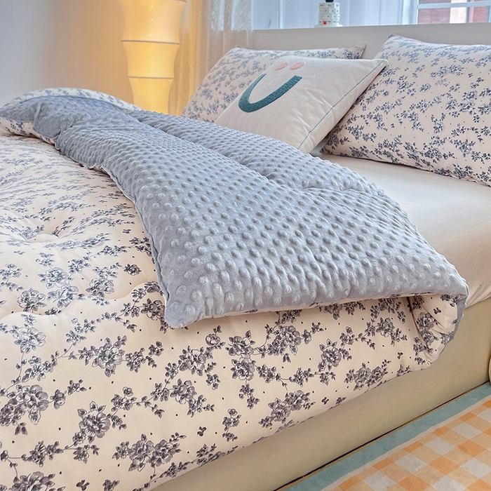 91家纺网 家纺一手货源 找家纺 天瑜家纺 2025新款针织棉豆豆绒大豆被冬被被子被芯 兰心