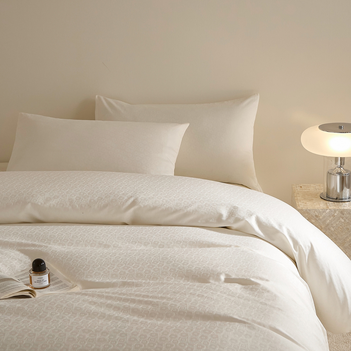 91家纺网 家纺一手货源 找家纺 （总）ONE TWO ONE 121 2025新款高支高密长绒棉贡缎精工提花四件套-壹朵甜甜