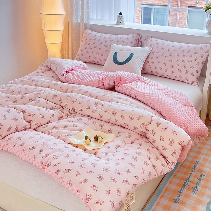 91家纺网 家纺一手货源 找家纺 天瑜家纺 2025新款针织棉豆豆绒大豆被冬被被子被芯 小花粉