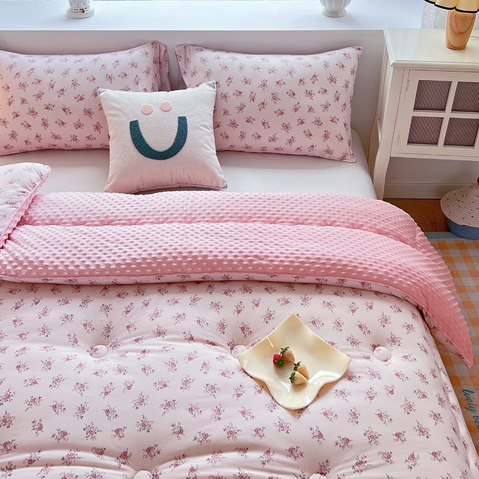 91家纺网 家纺一手货源 找家纺 天瑜家纺 2025新款针织棉豆豆绒大豆被冬被被子被芯 小花粉