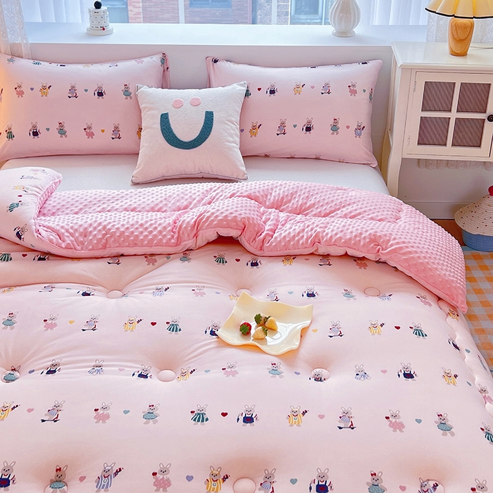 91家纺网 家纺一手货源 找家纺 天瑜家纺 2025新款针织棉豆豆绒大豆被冬被被子被芯 小兔子粉