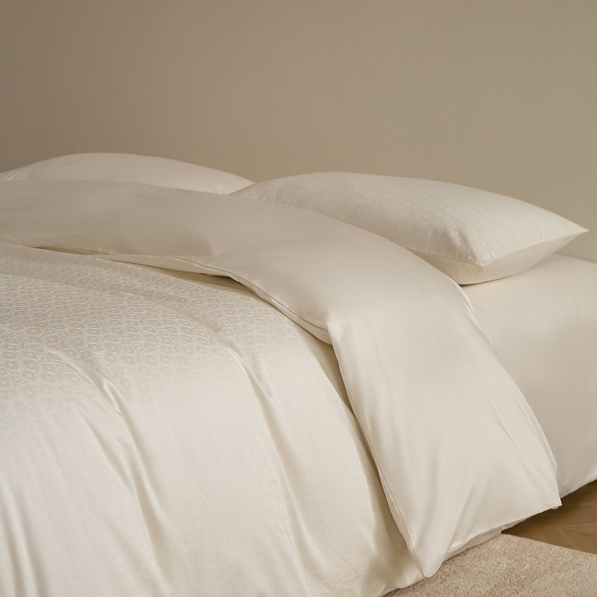 91家纺网 家纺一手货源 找家纺 ONE TWO ONE 121 2025新款高支高密长绒棉贡缎精工提花四件套-壹朵甜甜 壹朵甜甜-白