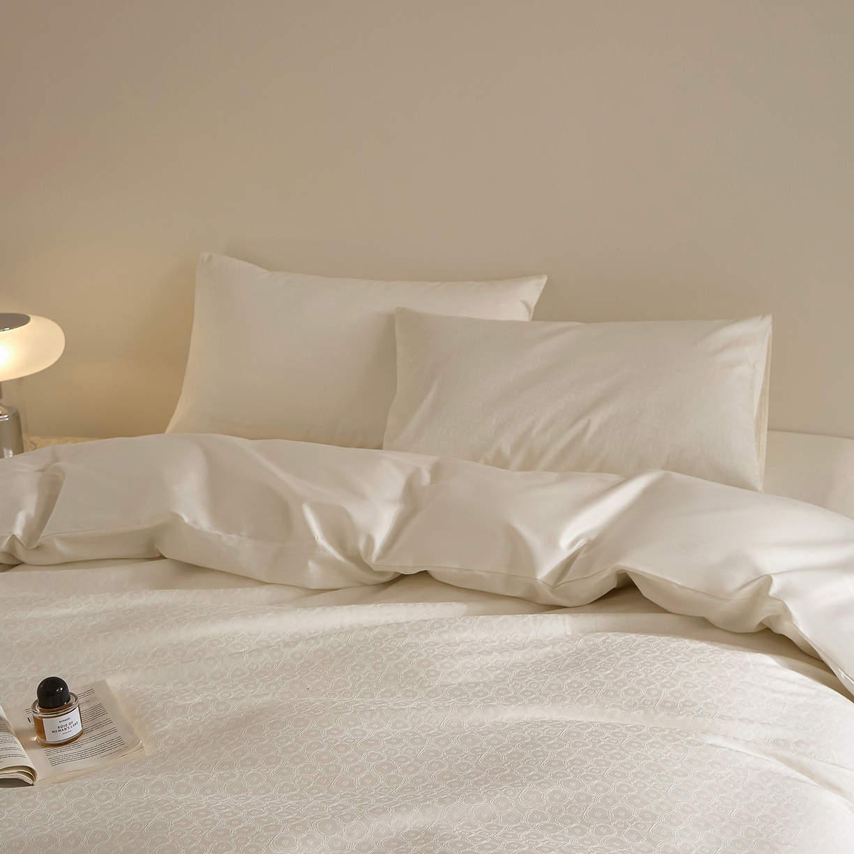 91家纺网 家纺一手货源 找家纺 ONE TWO ONE 121 2025新款高支高密长绒棉贡缎精工提花四件套-壹朵甜甜 壹朵甜甜-白