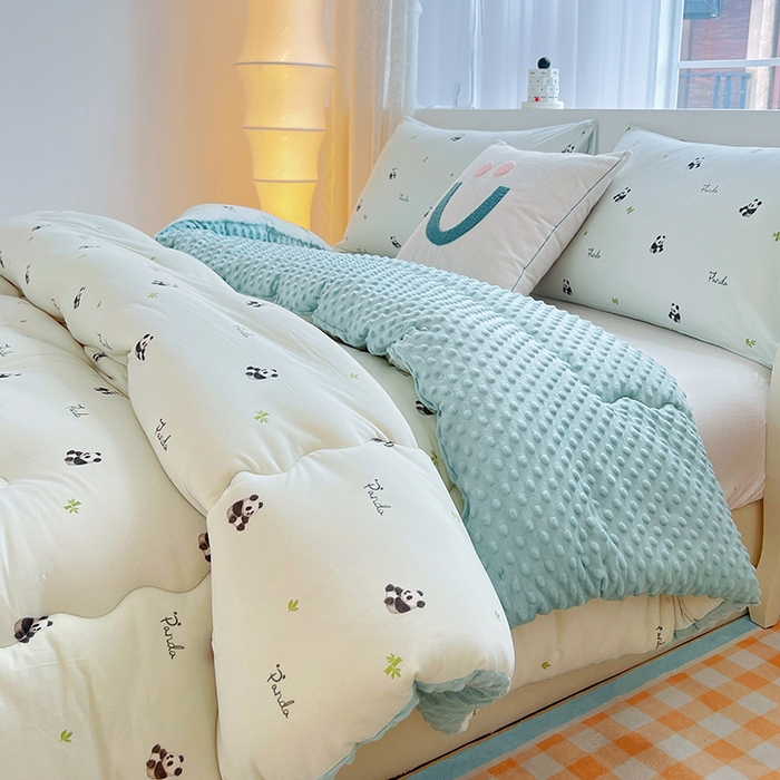 91家纺网 家纺一手货源 找家纺 天瑜家纺 2025新款针织棉豆豆绒大豆被冬被被子被芯 熊猫绿